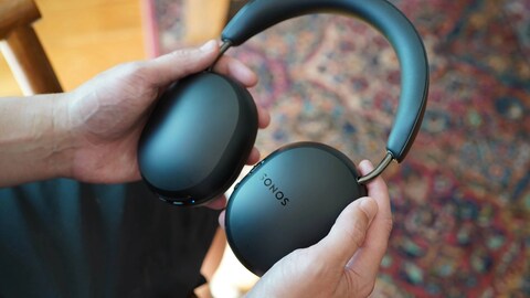 It’s Legit the Best Time of Year to Buy Noise-Canceling Headphones