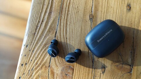 These 5 Wireless Earbuds Can Do Something AirPods Can’t