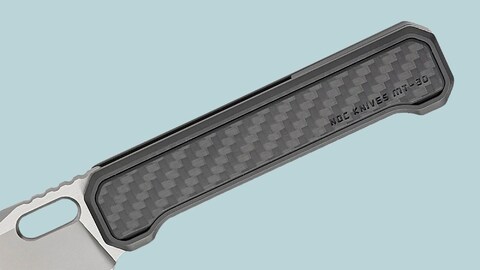 This Minimalist EDC Knife Has a Sneaky Handy Feature Hidden in Its Handle