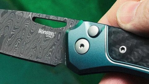 This Gorgeous Italian-Made Knife Is a Trionfo of Materials and Machining
