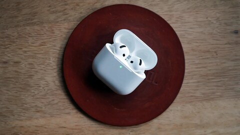 Your AirPods Are About to Get a Neat New Charging Feature