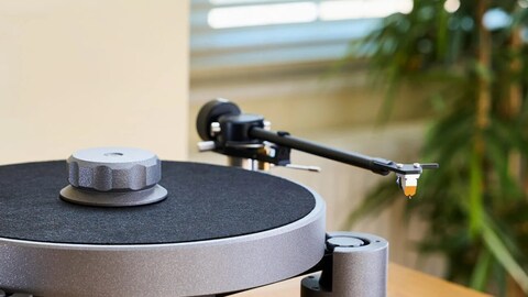 A Respected British Hi-Fi Company Just Released a Turntable for Elite Audiophiles