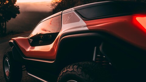 This Wild Dune Buggy Packs a Porsche 911 Engine That Revs to 11,000 RPM