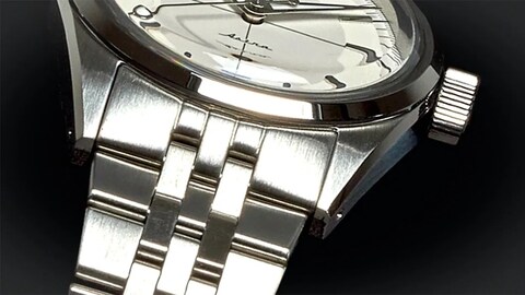 This Ridiculously Affordable Watch with Rolex Vibes Is Back With a Handy New Feature