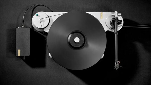 A British Hi-Fi Specialist Just Upgraded One of Its Legendary Audiophile Turntables