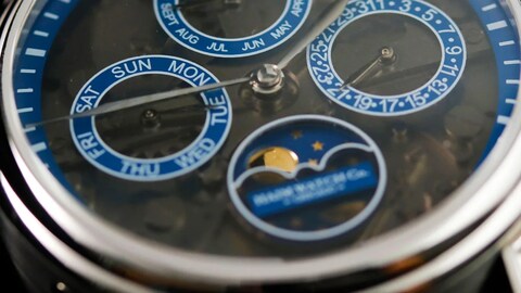 A Watch with This High-End Feature Shouldn’t Be Anywhere Near This Cheap
