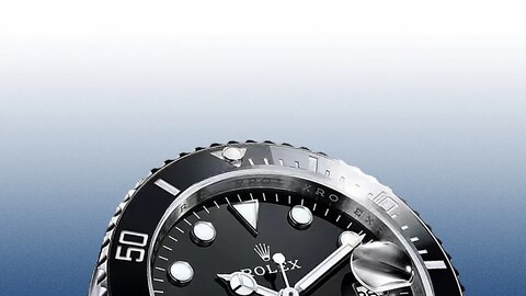 Wait, Rolex’s New Submariner Is Battery-Powered?