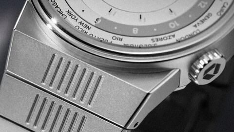 Where This Unique, Ultra-Minimalist World Timer Is Going, It Doesn’t Need Hands