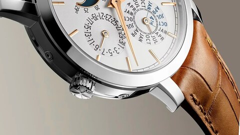 This Compact Classic Perpetual Calendar Watch Is the Epitome of Restrained Elegance
