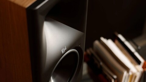 Klipsch Just Revamped Its Popular Bookshelf Speakers With Japanese Hi-Fi Engineering