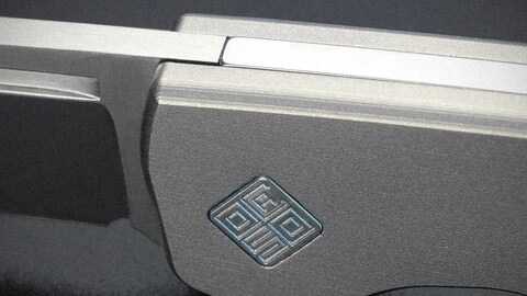 This Versatile New Gentleman’s Knife Is Truly a Minimalist Masterpiece