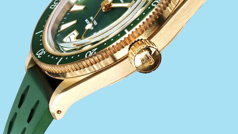This Ultra-Thin Retro Dive Watch Gets a Gorgeous Material Makeover