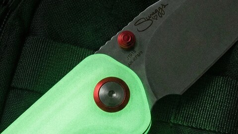 CJRB Brings Its Sneaky-Cool New Feature to a Super-Affordable Flipper