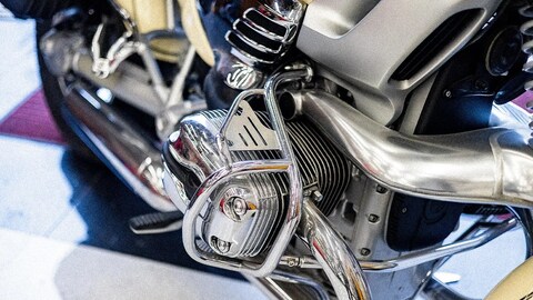 This Polarizing, James Bond-Approved  BMW Moto Deserves a Closer Look