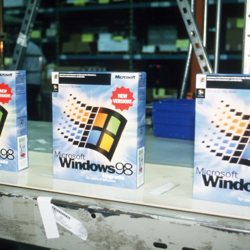 Windows 98 Gets USB4 and Thunderbolt Support Thanks to Vibe Coding Developer