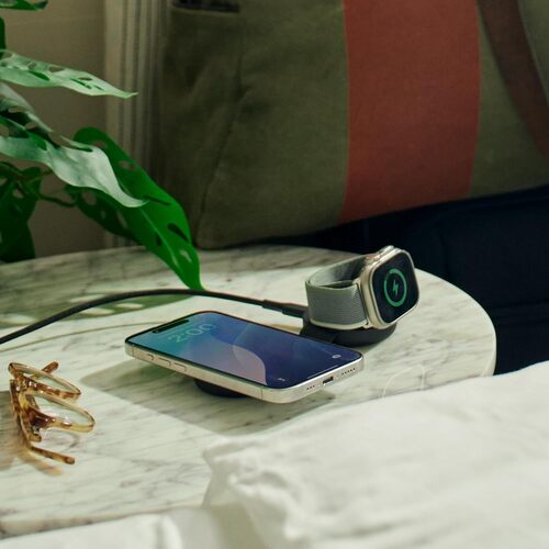 Save 60% on the Butterfly SE 2-in-1 compact wireless travel charger