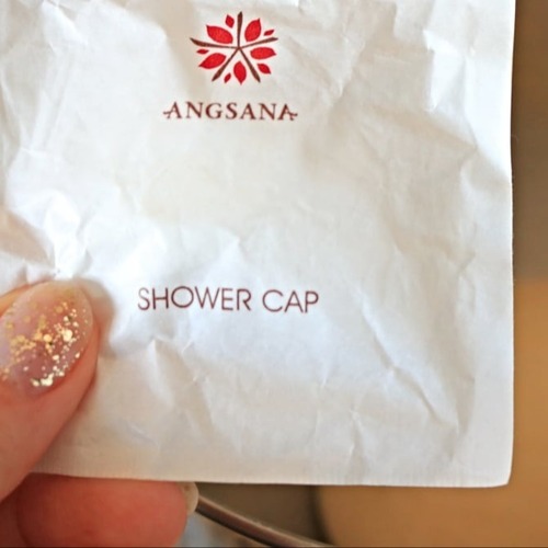 Hotel Shower Caps Are Weirdly Useful for Baking Bread