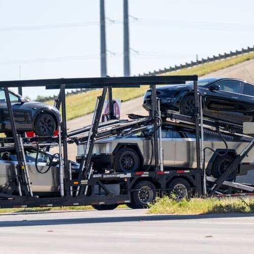 Tesla suspends Cybertruck production. Who could have predicted this?