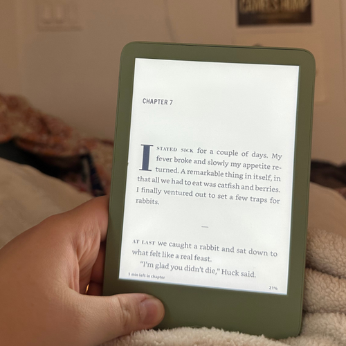 Amazon's basic Kindle is the best e-reader on a budget