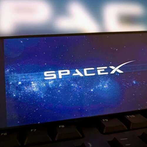 SpaceX Revives Battle With EchoStar Over Spectrum It Wants for Cellular Starlink