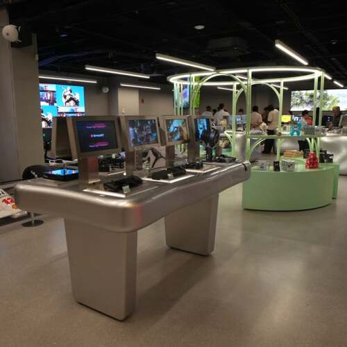 NYC's Coolest New Tech Shop Feels Like a Modern Sharper Image