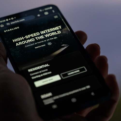 SpaceX Tips 'Starlink Community' for Cheaper, Shared Satellite Internet Access