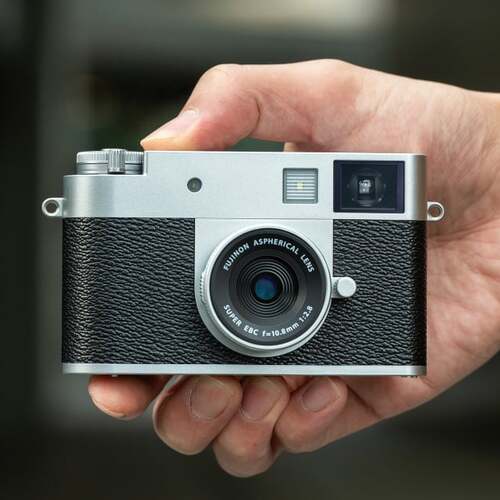 Fujifilm X Half Is Almost the Perfect Gen Z Camera, But It's Missing One Key Feature
