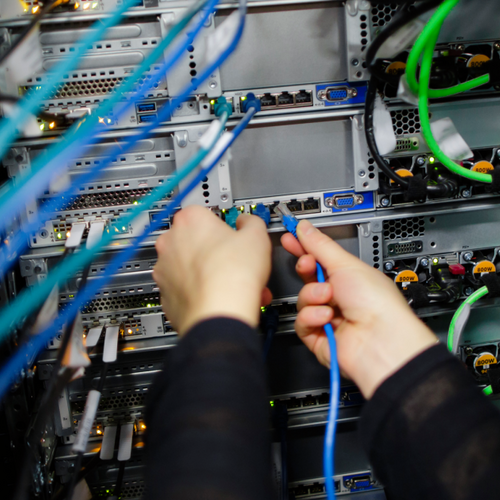 AI-Powered Fraud, Cyberattacks on Data Centers to Spike in 2025