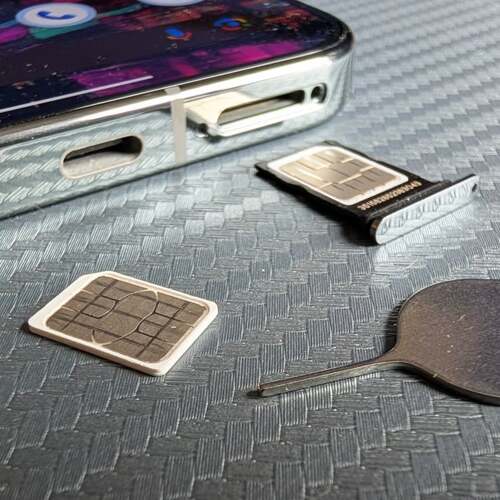 Using Two SIM Cards Is Easy and Can Save You Money. Here's How to Do It