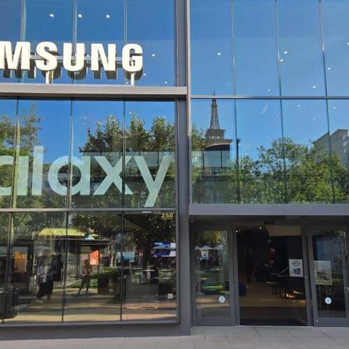Samsung Is Opening Three More US Stores For You to Try Out New Gadgets