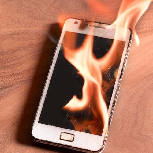 Researchers Develop AI That Detects Impending Phone Battery Fires