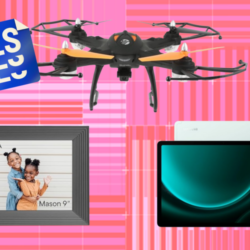 Point, Shoot, Save: Our Editor's Choice for Digital Photo Frame Is 40% Off