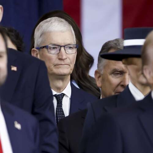 Trump to Tim Cook: 'I Don't Want You Building iPhones in India'