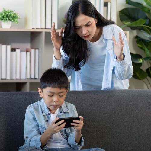 It's Not Just You: Parents Everywhere Struggle to Set Screen-Time Boundaries