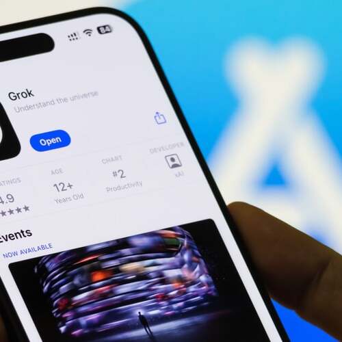 Elon Musk Accuses Apple of Favoring ChatGPT in Its App Store