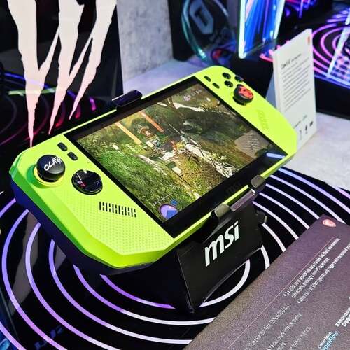 Hands On With MSI's New Claw A8: Lighter, Comfier, But Not Much Faster