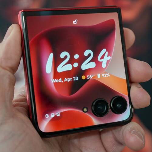 Motorola Razr Ultra Review: The Longest-Lasting Flip Phone