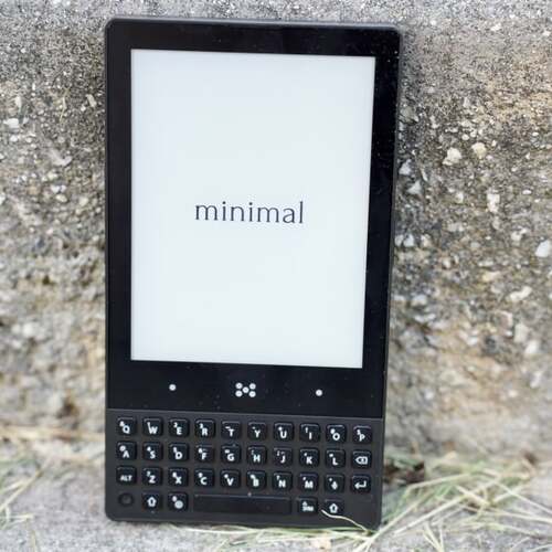 The Minimal Phone Reviewed: This Is What It Takes to Dump Social Media