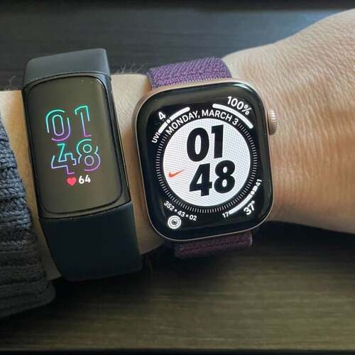 Which Is Better: Apple Watch vs. Fitbit