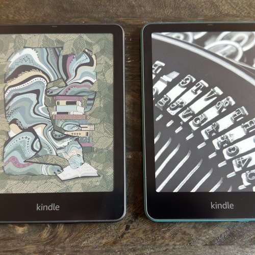 Which Is Better: Kindle Colorsoft vs. Kindle Paperwhite (2024)