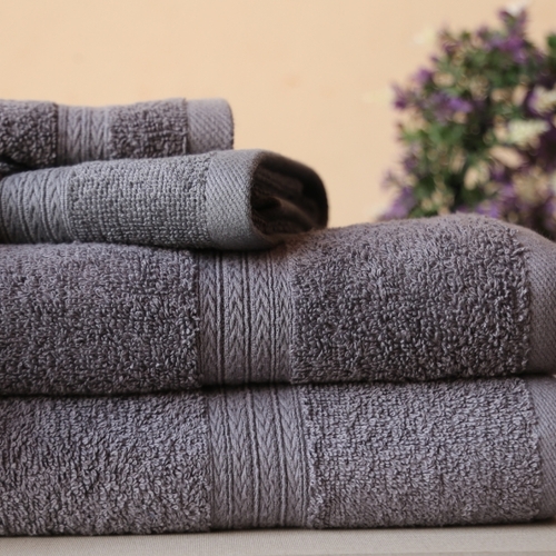 How to Pick the Best Bath Towels Based on Material, Size, and Weave
