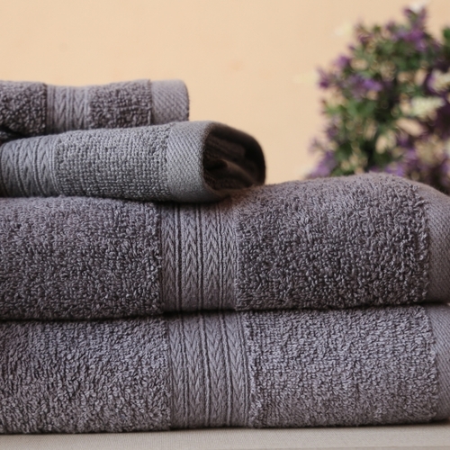 How to Pick the Best Bath Towels Based on Material, Size, and Weave