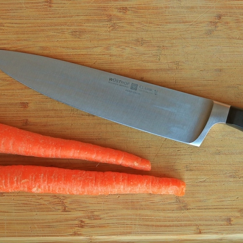 How I Learned That I Don't Need a Carving Knife (and What I Use Instead)