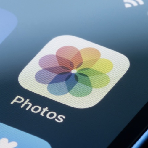 This Little-Known iPhone Gesture Makes for a Great AirDrop Alternative