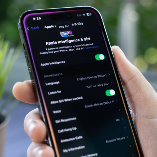 Why We're Not Getting That AI-Powered Siri Anytime Soon