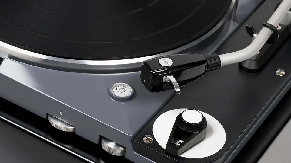 5 Vintage-Inspired Turntables for Modern Hi-Fi Setups