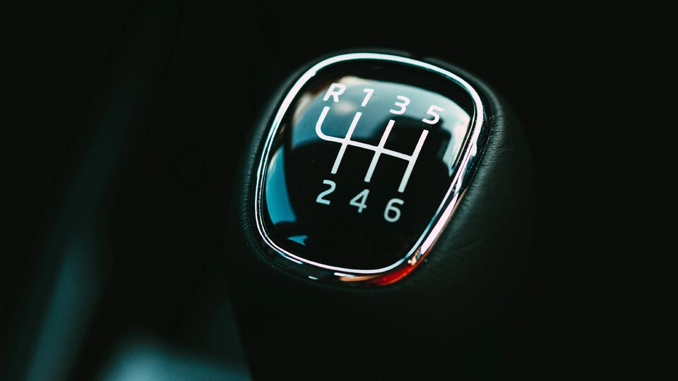 12 Features Automakers Are Quietly Cutting from Modern Cars